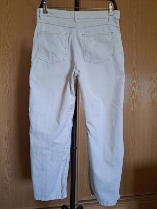 Pantalón beige Mango