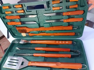 Set Barbecue 17pz Acciaio Inox