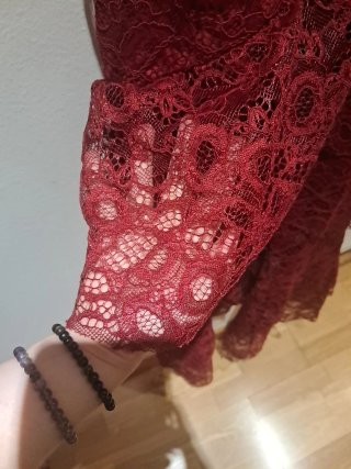 Vestido fiesta volantes granate