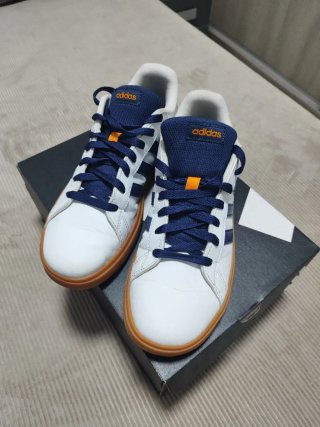 Zapatillas Adidas Blancas y Azules