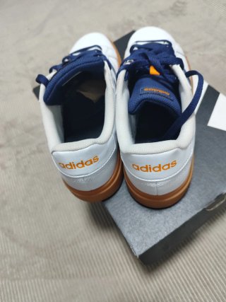 Zapatillas Adidas Blancas y Azules