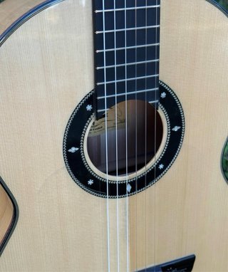 GUITARRA FLAMENCA UNICA 100% ARTESANA