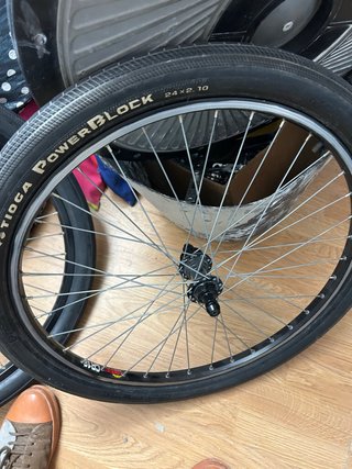 Ruedas BMX Race Cruiser bombshell 28 radios