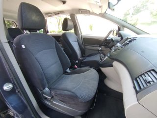 Mitsubishi Grandis 2006