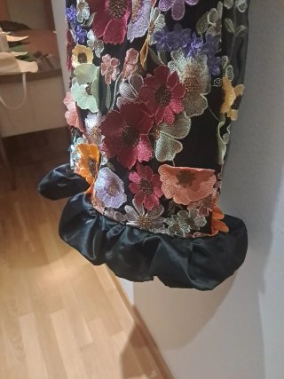 Vestido fiesta bordado flores sin estrenar