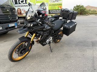 Voge 900DSX 2025 Negra/Dorada