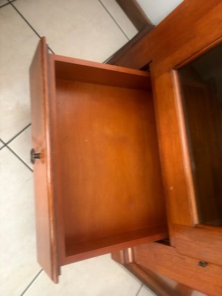 Vetrina angolare soggiorno in legno