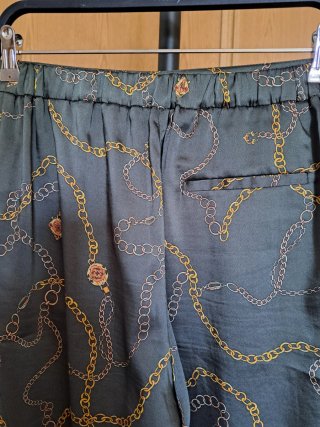 Pantalón satinado Mango