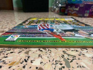 Álbum vacío y 8 cromos La Liga Este 2012-13