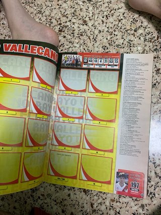 Álbum vacío y 8 cromos La Liga Este 2012-13