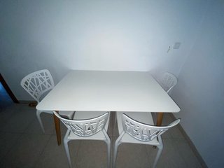 Mesa Comedor Blanca Patas Madera 4 sillas