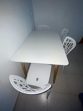 Mesa Comedor Blanca Patas Madera 4 sillas