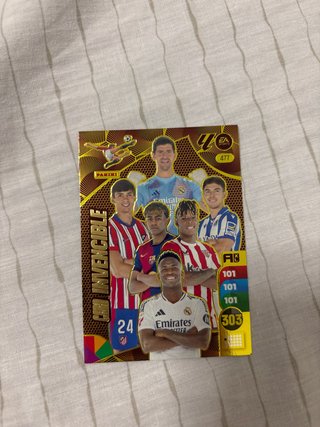Carta Invencible Panini 2024-25