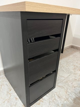 Mesa escritorio madera y negro