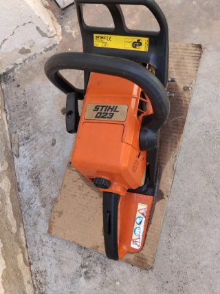 Motosierra Stihl 023 Naranja y Blanca
