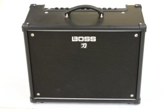 Amplificador Boss Katana 100 + Pedal GA-FC