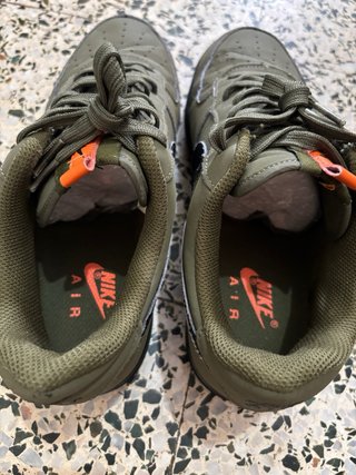 Nike Air Force 1 Talla 42 Verde Oliva