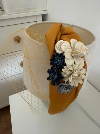 Diadema tocado evento flores velo