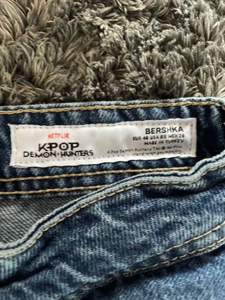 Pantaloni Bershka x DEMON HUNTERS