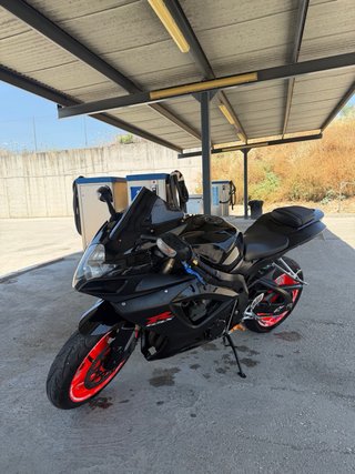Suzuki GSX-R Negra