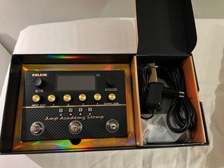 Multiefectos Nux Amp Academy Stomp