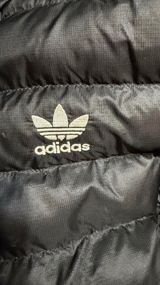 Chaqueta Adidas Negra con Rayas Blancas
