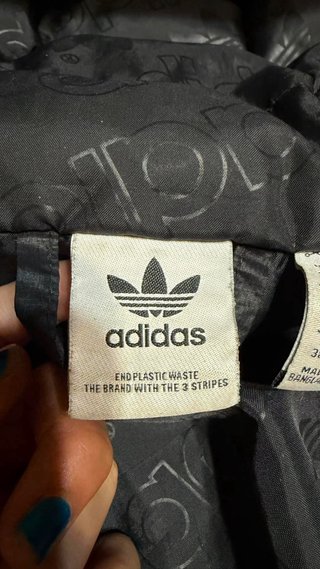 Chaqueta Adidas Negra con Rayas Blancas