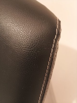 Sillón de oficina giratorio negro piel