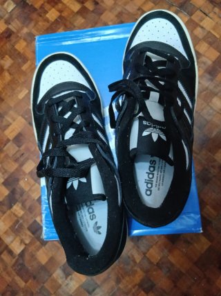 Adidas Forum Zapatillas Deportivas Negras y Blanca