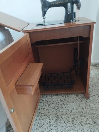 Máquina de coser Sigma antigua
