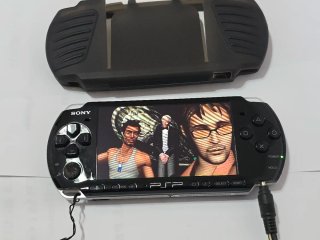 Consola PSP 3004 Negra + Juego + Memoria