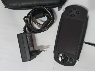 Consola PSP 3004 Negra + Juego + Memoria