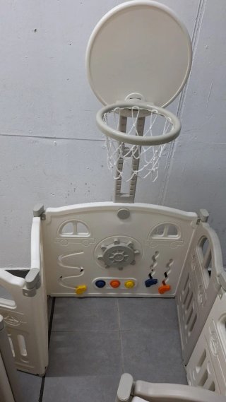 Corralito para bebés con canasta