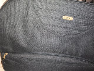 Maleta de mano y neceser Benzi negro
