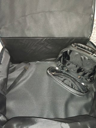 Maleta de mano y neceser Benzi negro