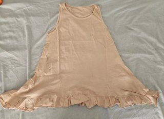 Camiseta tirantes rosa con volantes
