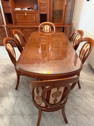 Mesa de comedor de nogal y cristal (Sin sillas)