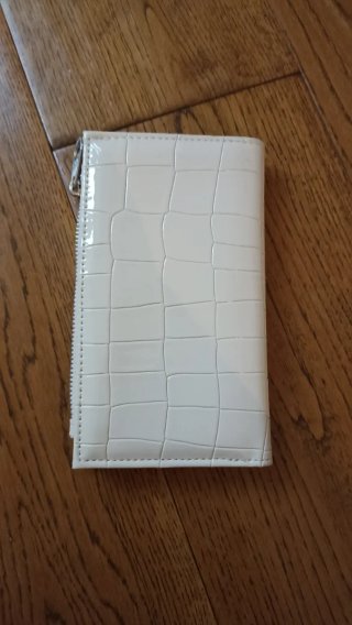 Cartera Stradivarius crema efecto piel cocodrilo