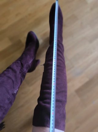 Stivali alti in pelle scamosciata bordeaux