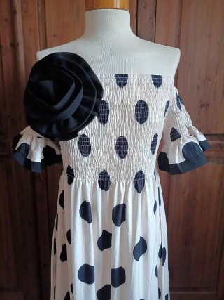 Vestido largo lunares volantes