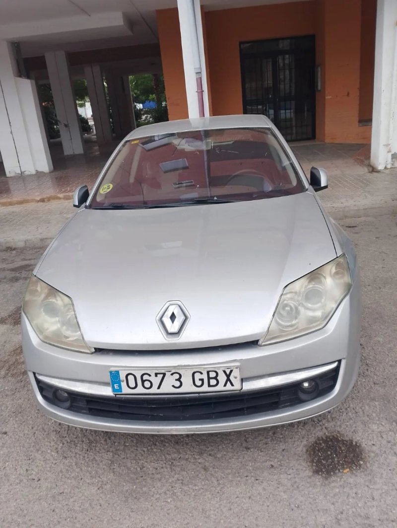 Renault Laguna 2010 - foto 1