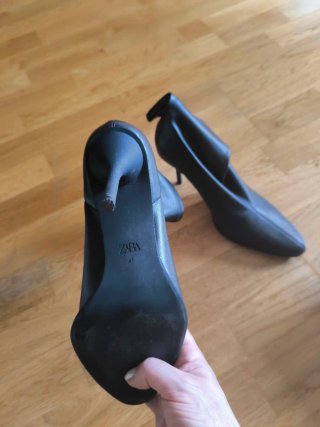 Stivali col tacco nero