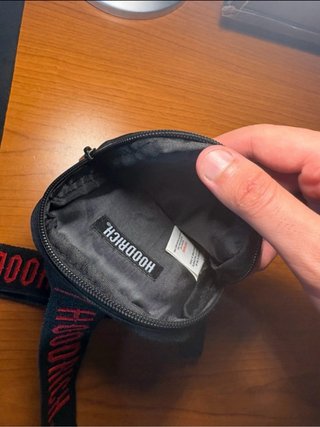 Borsello Hoodrich nero e rosso