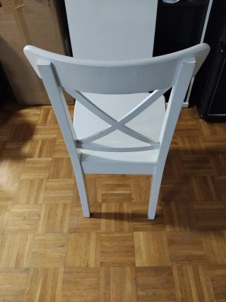 Silla de comedor blanca de madera