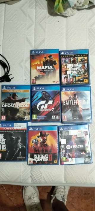 PS4 1TB + 7 Juegos