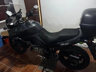 Suzuki V-Strom DL650 Negra