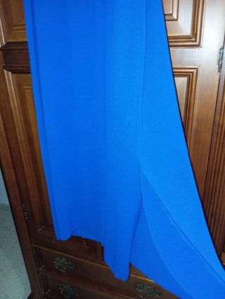 Vestido largo azul y blanco