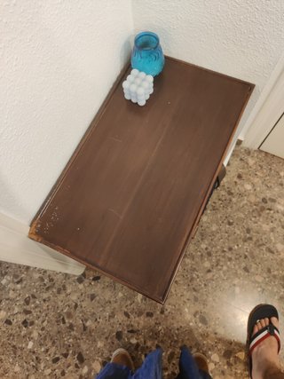 Mesa auxiliar de madera para restaurar