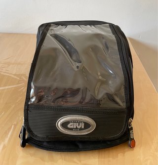 Bolsa Sobredepósito Givi con Imanes