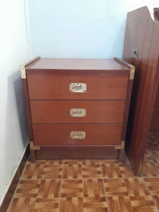 Mueble de madera estilo marinero